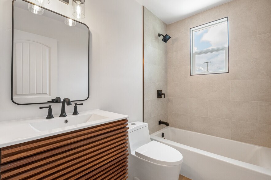 More Photos Of 6665 Amherst St, San Diego Apartments For Sale