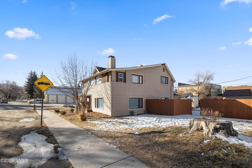 More Photos Of 215 Capitol Street, Eagle Land For Sale