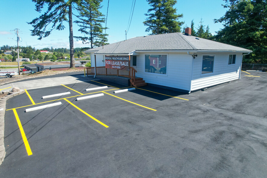 Primary Photo Of 2590 Woodland Dr, Coos Bay Medical For Sale