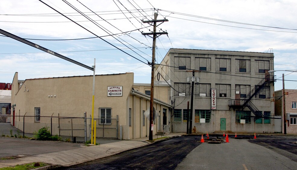 More Photos Of 2-6 Lister Ave, Newark Warehouse For Lease