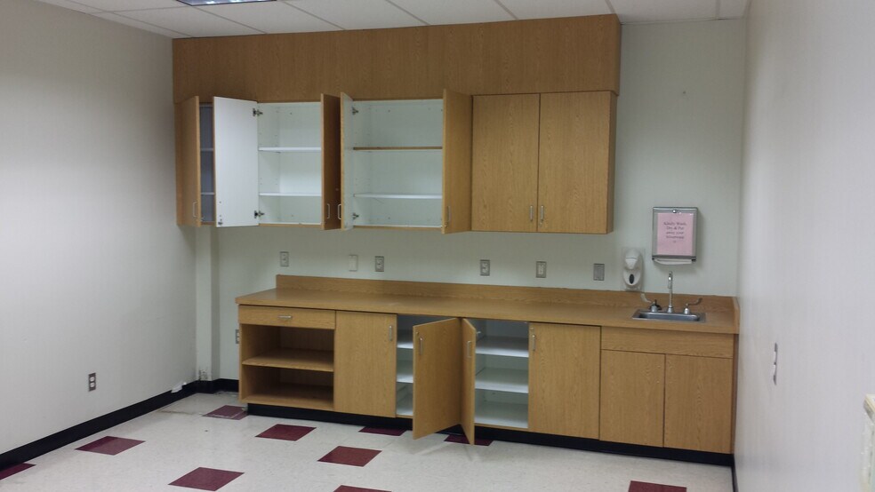 More Photos Of 2040-2068 Pacific Coast Hwy, Lomita Unknown For Lease