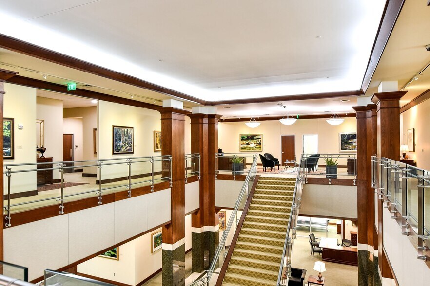 More Photos Of 306 E North St, Greenville Office For Lease