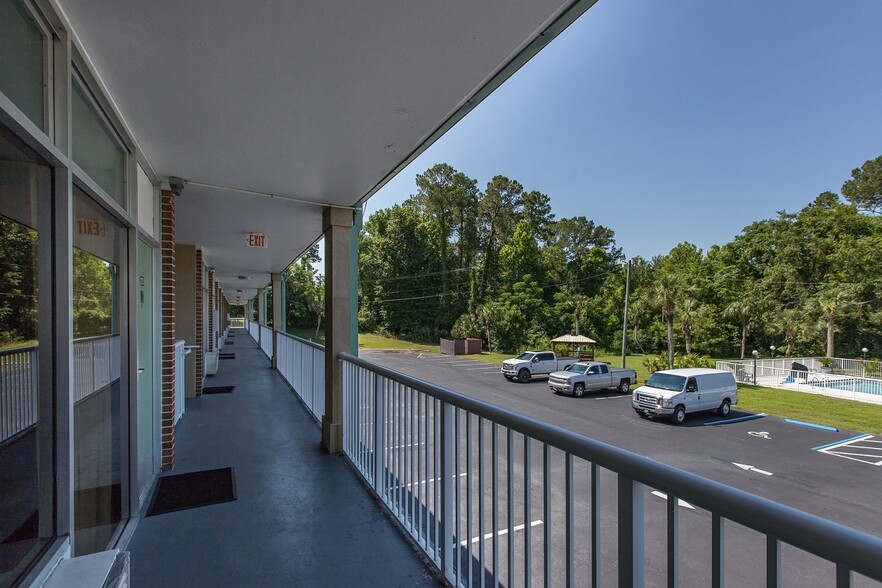 More Photos Of 178 SW Florida Gateway Dr, Lake City Hotel For Sale