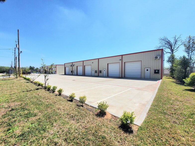 Primary Photo Of 1722 Cargill, Willis Flex For Lease