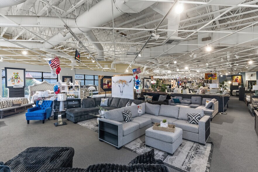 More Photos Of , Las Vegas General Retail For Sale