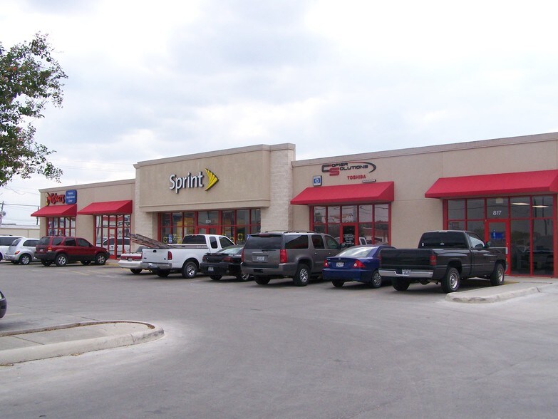 Primary Photo Of 801-825 N Ed Carey Dr, Harlingen Storefront Retail Office For Lease