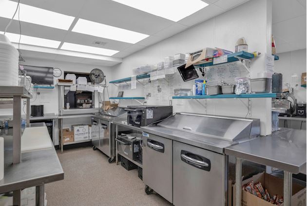 More Photos Of 925 S Neosho Blvd, Neosho General Retail For Sale