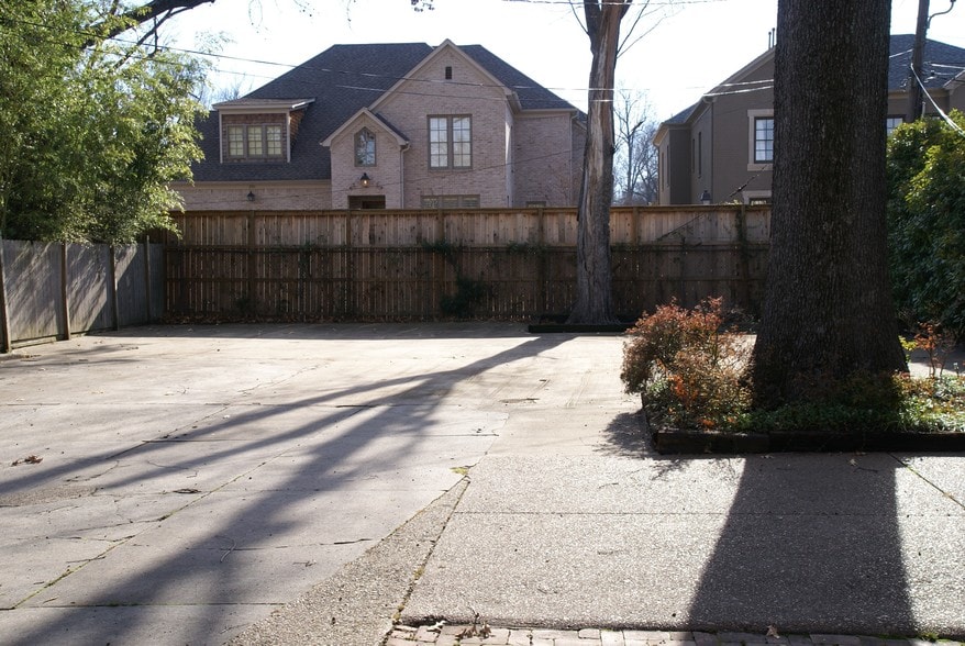 More Photos Of 2293 Union Ave, Memphis Office For Sale