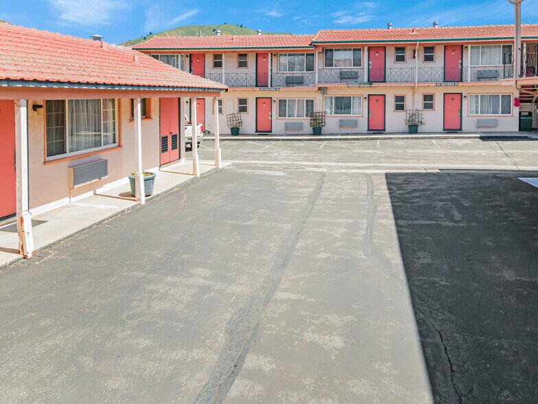 More Photos Of 7525 Mission St, Daly City Hotel For Sale