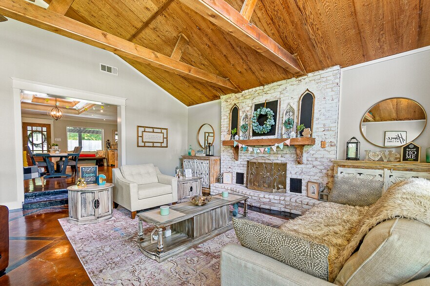 More Photos Of 5110 Treaschwig Rd, Spring Specialty For Sale