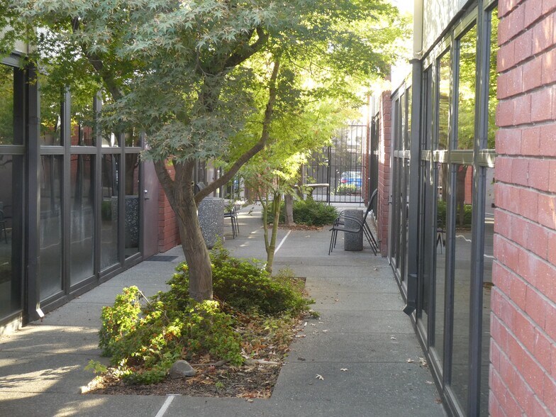 More Photos Of 3609 Mission Ave, Carmichael Medical For Sale