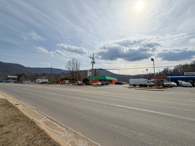 More Photos Of 1297 Tunnel Rd, Asheville Restaurant For Lease