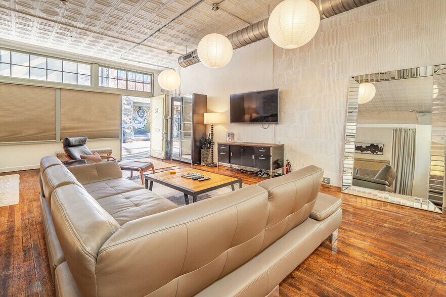 More Photos Of 33 Carolina Ln, Asheville Office For Sale