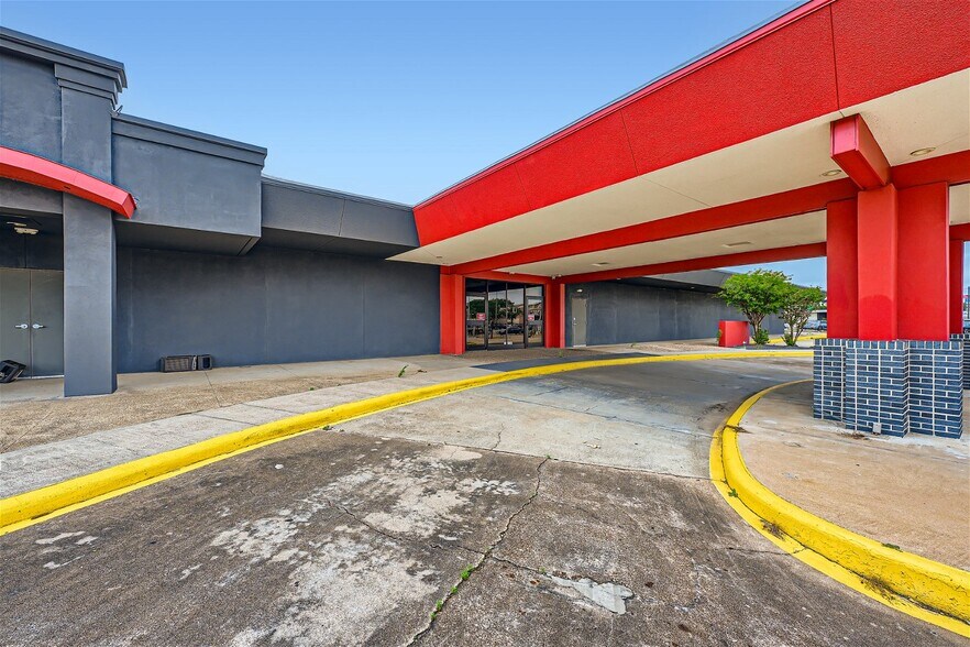 Primary Photo Of 2730 Fondren Rd, Houston General Retail For Sale