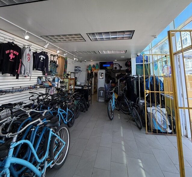 More Photos Of 3830 Mission Blvd, San Diego Storefront Retail Residential For Sale