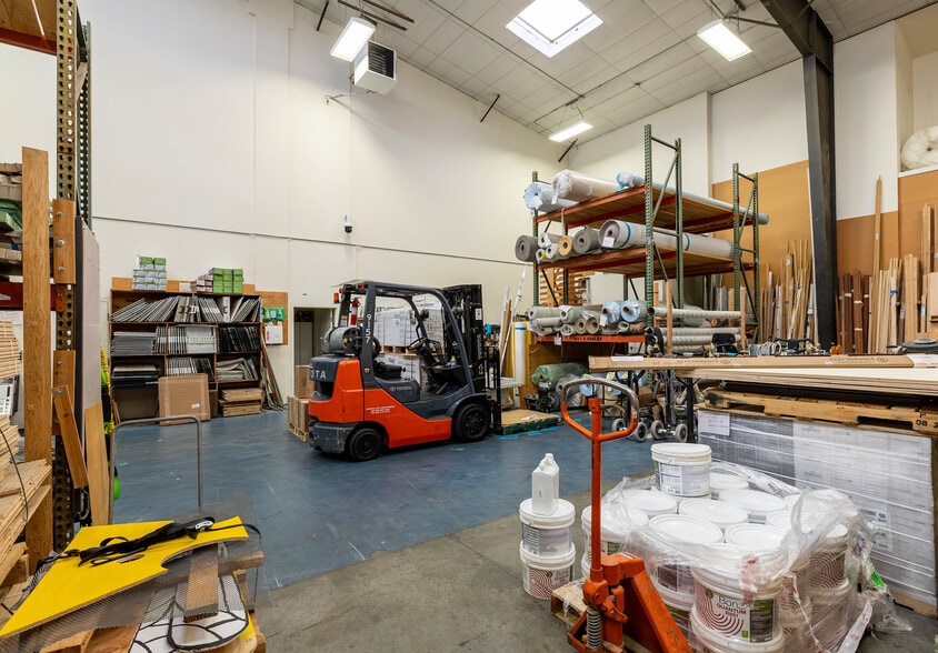 More Photos Of 114 S Findlay St, Seattle Showroom For Sale