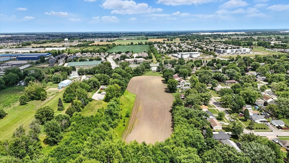 More Photos Of 6540 N Us-31, Whiteland Veterinarian Kennel For Sale