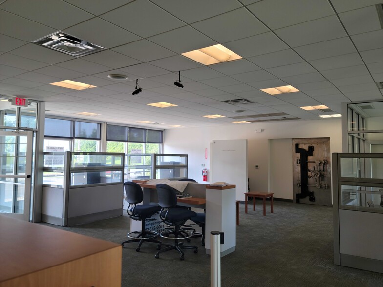 More Photos Of 8210 E Main St, Alexandria Bank For Sale