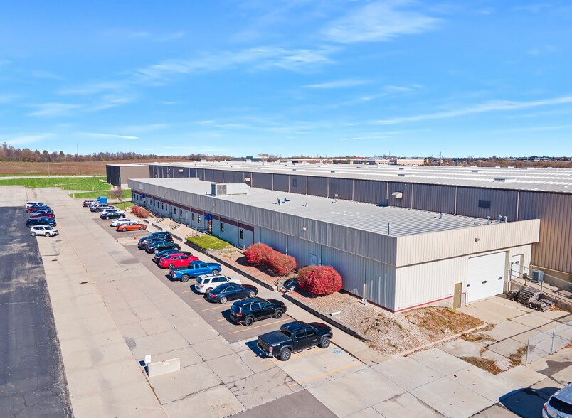 More Photos Of 1500 Fort Jesse Rd, Normal Warehouse For Sale