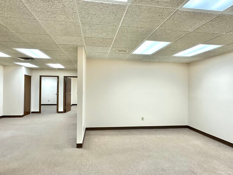 More Photos Of 55 E 86th Ave, Merrillville Office For Sale
