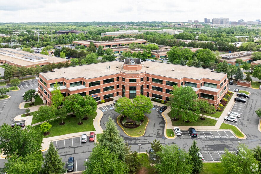 More Photos Of 510 Huntmar Park Dr, Herndon Unknown For Lease