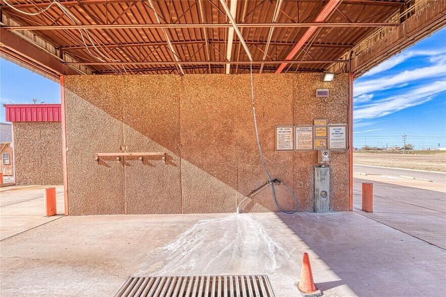 More Photos Of 120 Sooner rd, Elk City Carwash For Sale