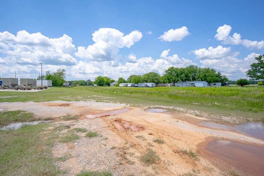 More Photos Of 107.5 4th, Lindsay Land For Sale