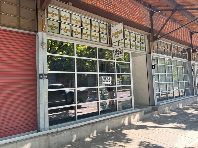 More Photos Of 600 NW Naito Pkwy, Portland General Retail For Sale