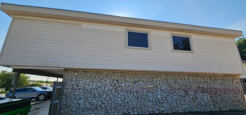 More Photos Of 4209 Broadway Ave, Haltom City Loft Creative Space For Sale