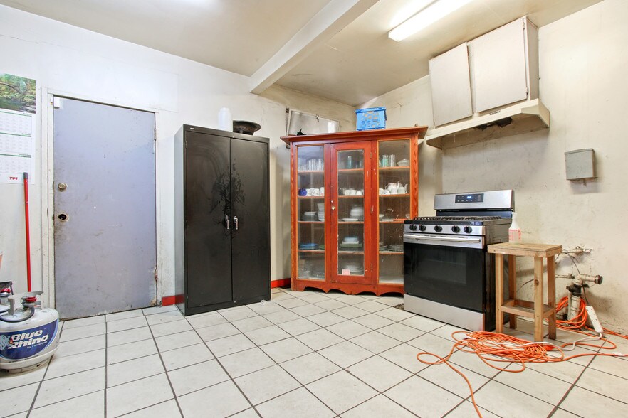 More Photos Of 109 S Aprilia Ave, Compton Religious Facility For Sale