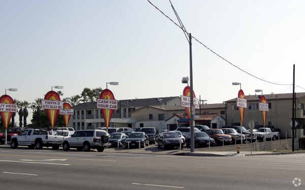 More Photos Of 3300 E Pacific Coast Hwy, Long Beach Auto Dealership For Lease
