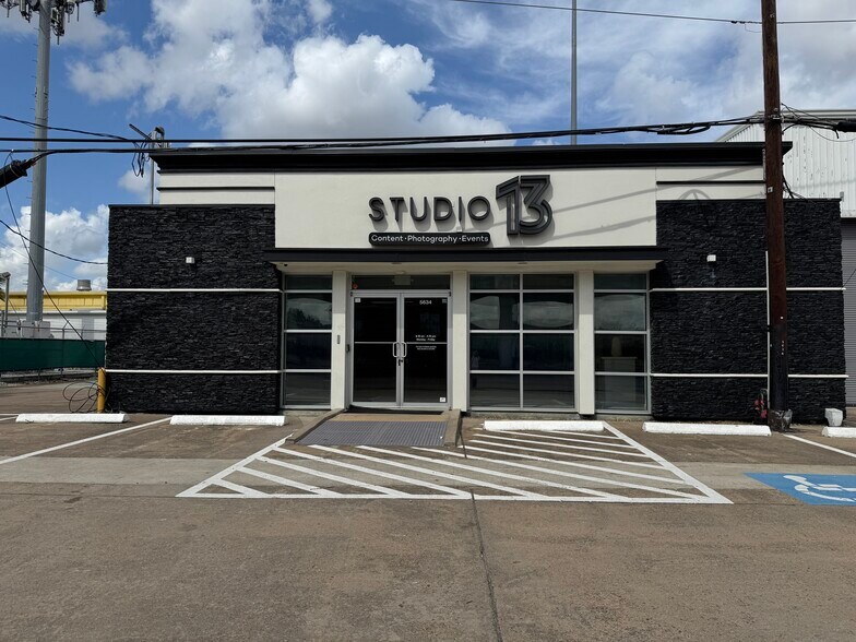 More Photos Of 5625-5633 Southwest Fwy, Houston Unknown For Lease