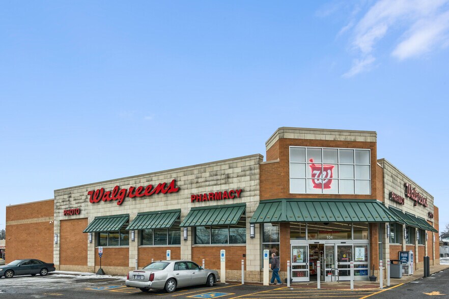 More Photos Of 104 Hwy 52 W, Portland Drugstore For Sale