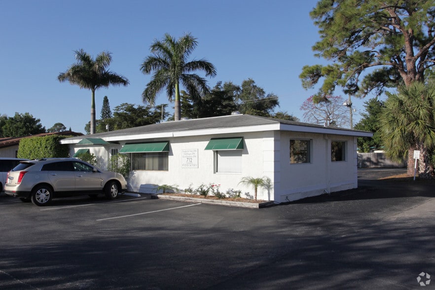 Primary Photo Of 712 The Rialto, Venice Medical For Lease
