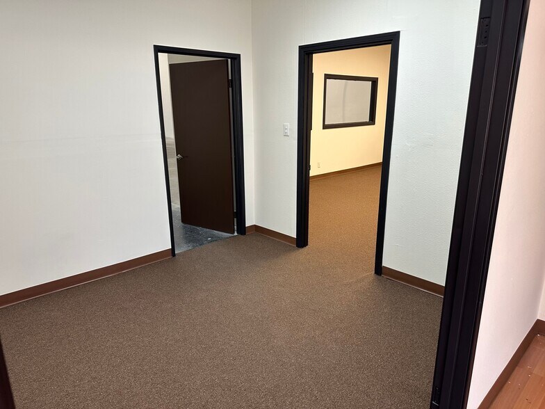 More Photos Of 1308-1316 W 9th St, Upland Warehouse For Lease
