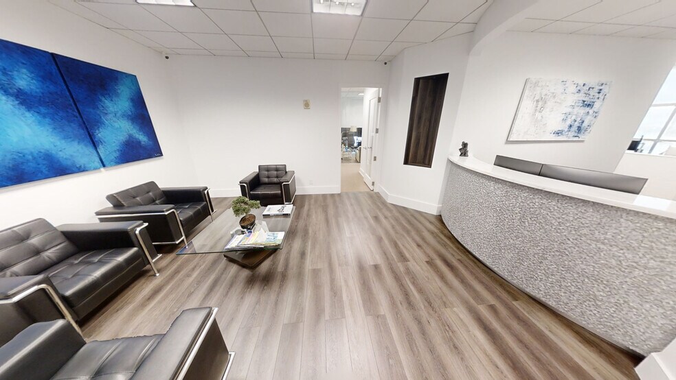 More Photos Of 175 SW 7th St, Miami Medical For Sale