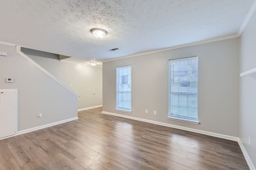 More Photos Of 8537 Pineland Dr, Jonesboro Apartments For Sale