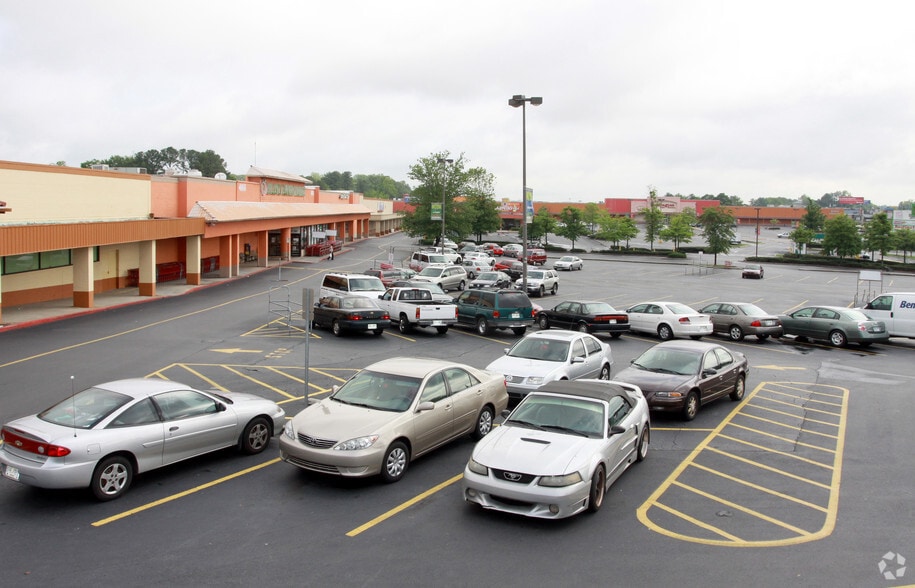 More Photos Of 4166 Buford Hwy NE, Atlanta General Retail For Lease