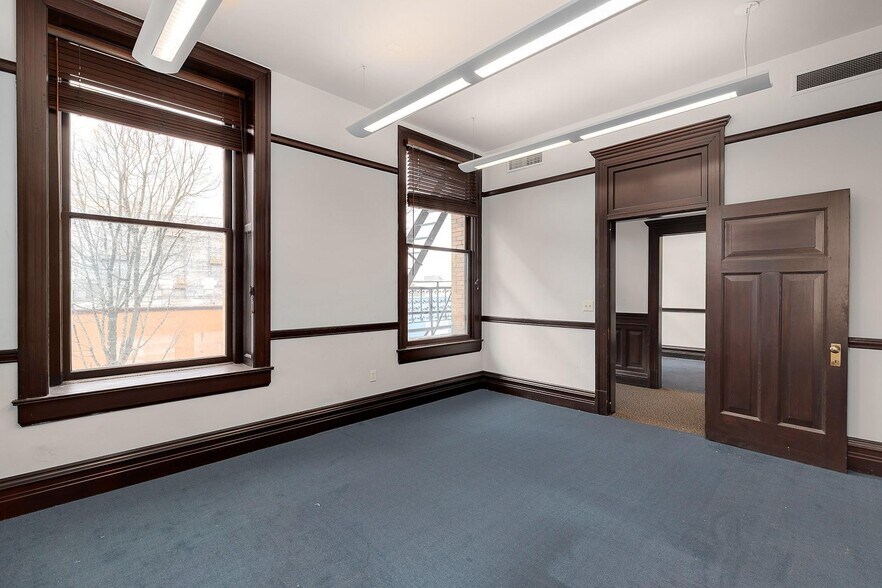 More Photos Of 333 SW Taylor St, Portland Office Residential For Lease