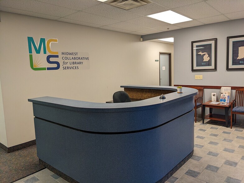 More Photos Of 1407 Rensen St, Lansing Office For Sale