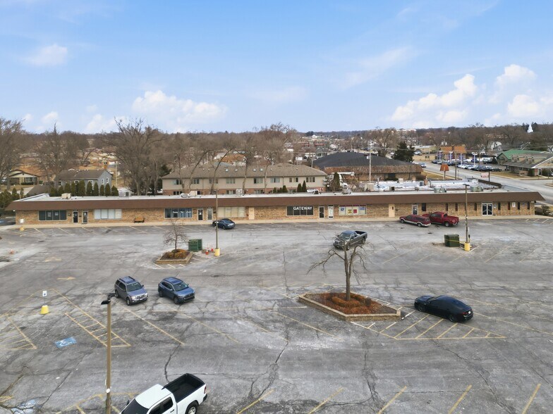 More Photos Of 17704-17718 Oak Park Ave, Tinley Park Office For Sale