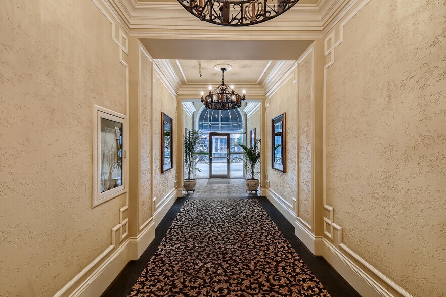 More Photos Of 1951-1967 NW Burnside St, Portland Apartments For Sale