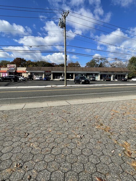More Photos Of 34-48 Lowell Ave, Islip Terrace General Retail For Lease