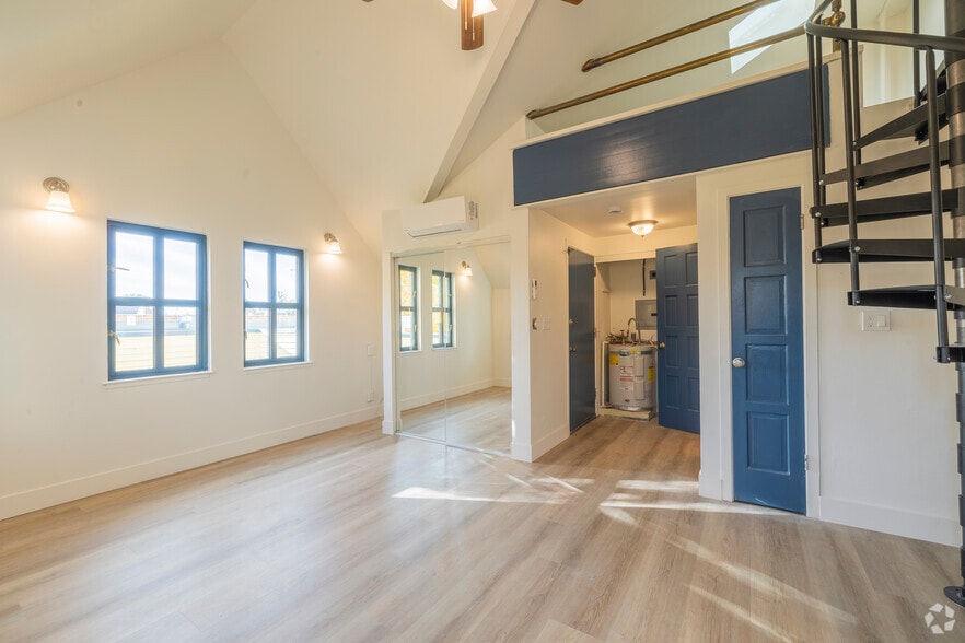 More Photos Of 2974-2980 College Ave, Berkeley Apartments For Lease