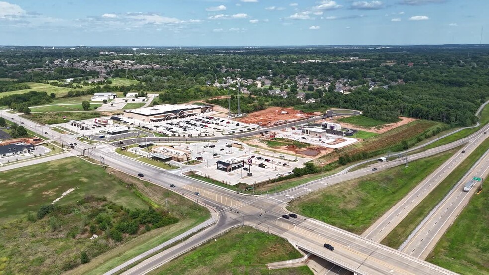 Primary Photo Of 5200 S Aspen Ave, Broken Arrow Storefront Retail Residential For Lease