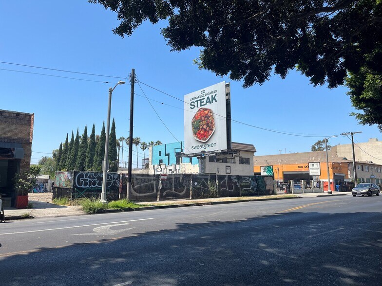 More Photos Of 5212 Melrose Ave, Los Angeles Land For Sale