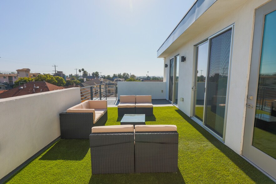 More Photos Of 1208 W 25th St, Los Angeles Multifamily For Sale