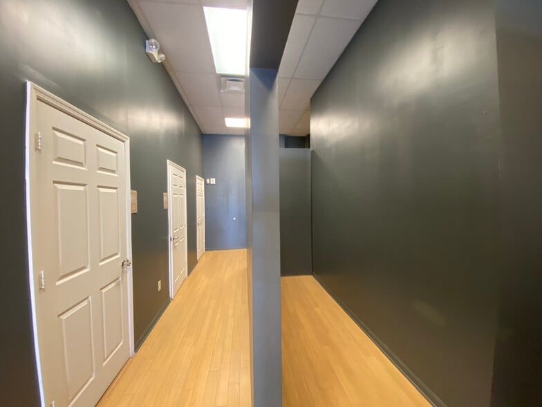 More Photos Of 147 N High St, Columbus Storefront Retail Office For Sale