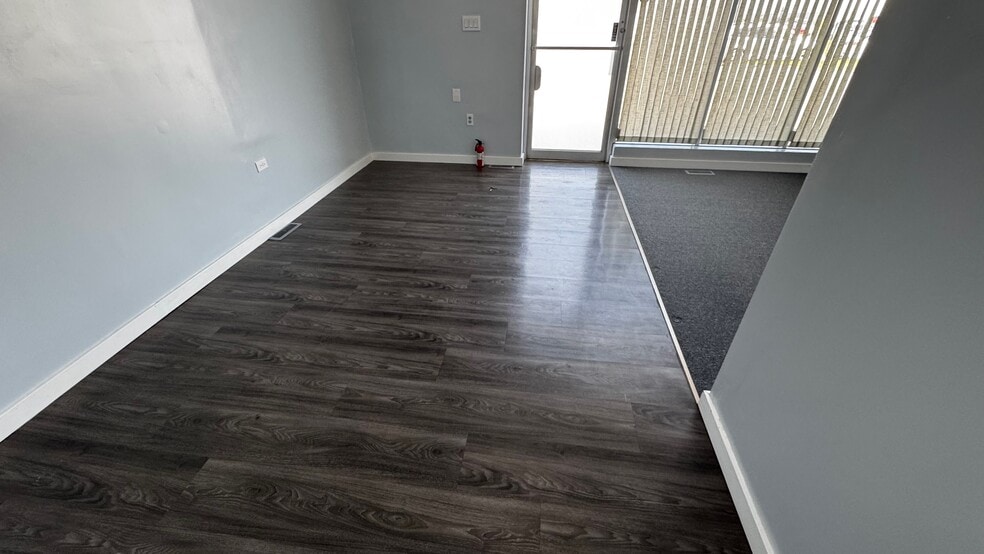 More Photos Of 1247 36th Ave NE, Calgary Warehouse For Sale