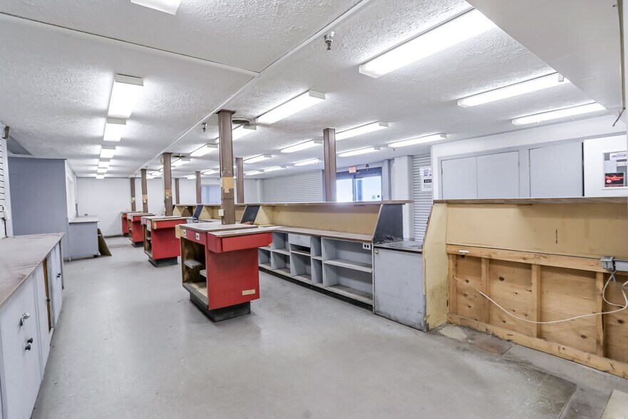 More Photos Of 2334 Production Dr, Indianapolis Warehouse For Lease
